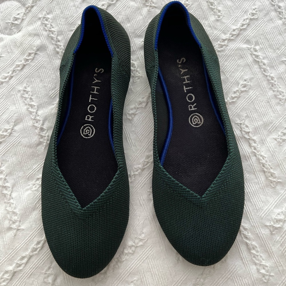 Green Rothy’s flats